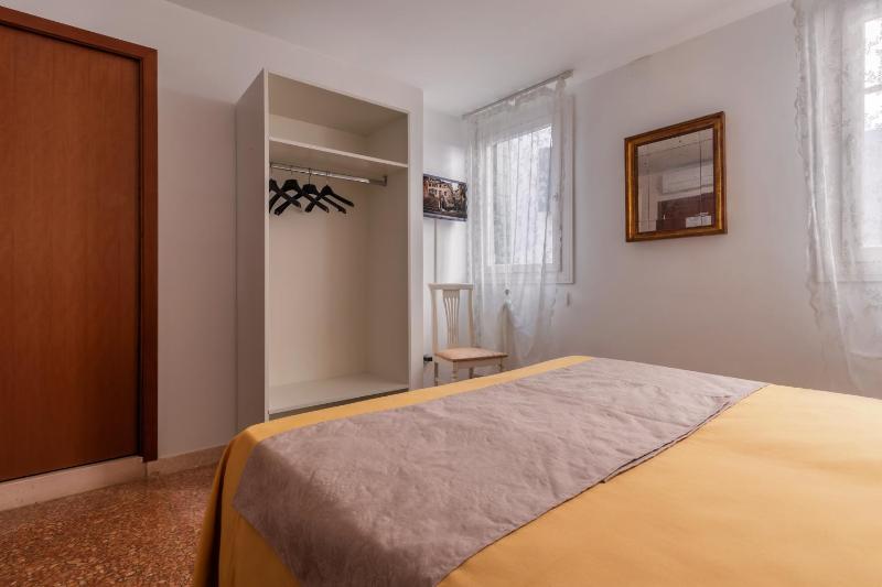 Standard Family Room image 4
