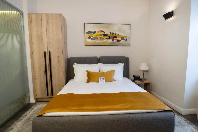 Deluxe Double Room image 1