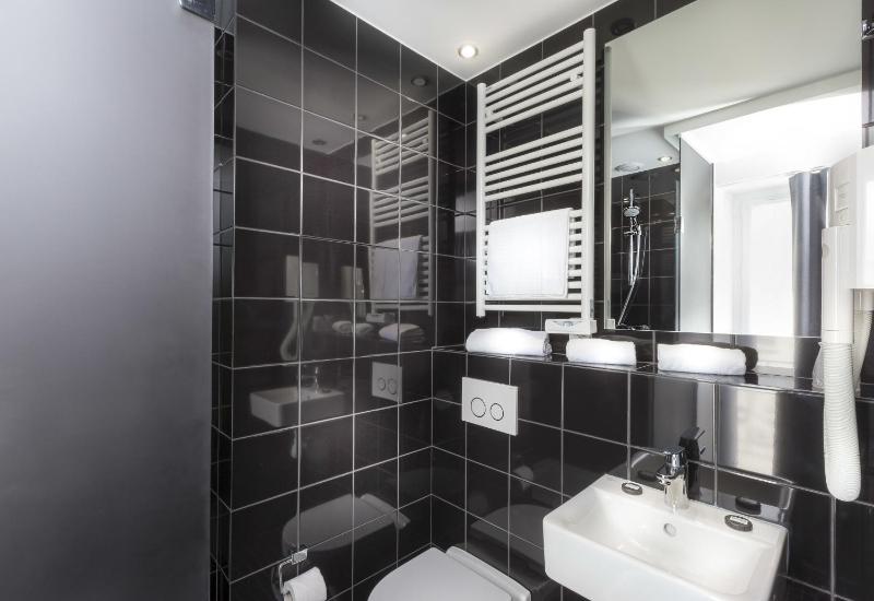 Cosy Double Room image 3