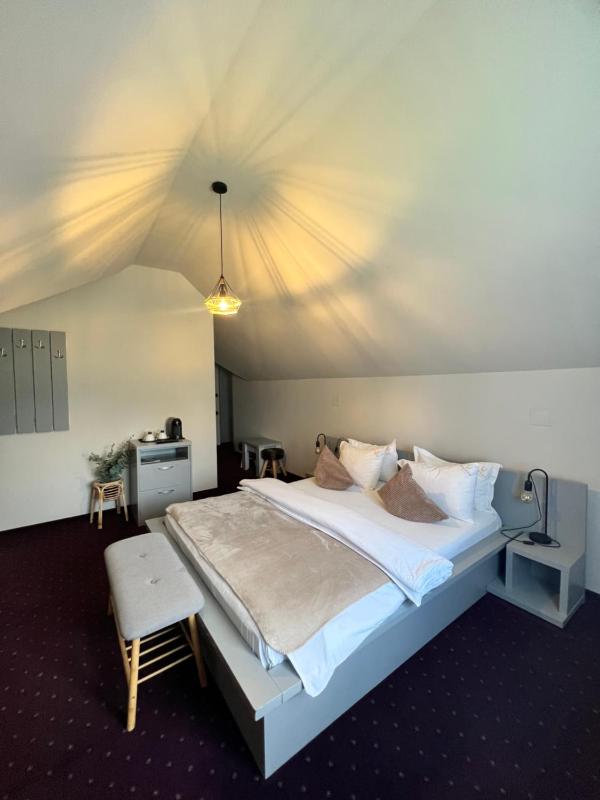 Economy Double Room image 1