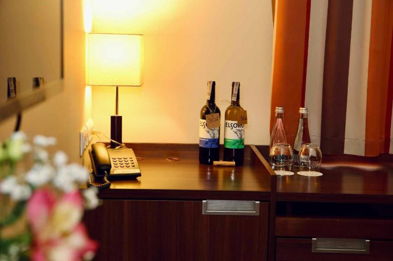 Single Room image 4