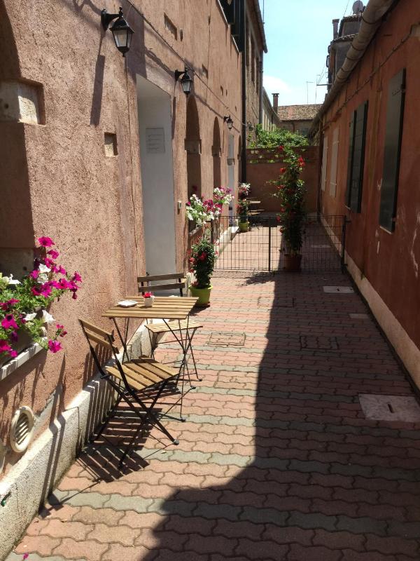 One-Bedroom Apartment image 3