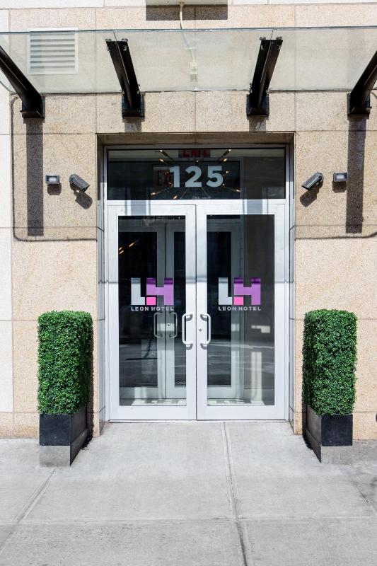 Leon Hotel - image 9