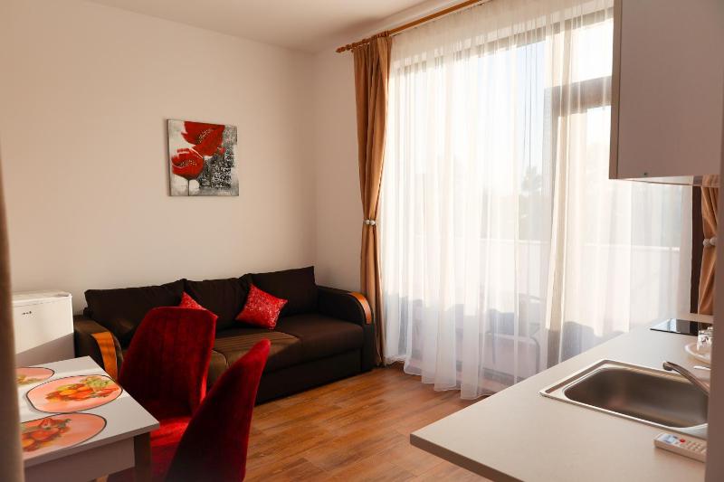 Studio Apartment image 1