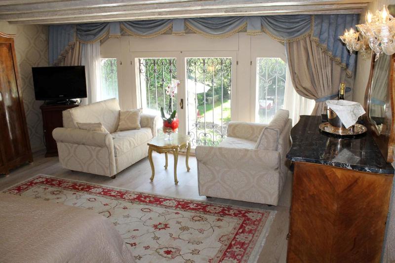 Superior  Room with Garden View image 4