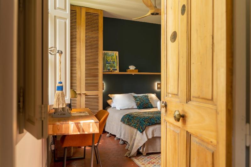 Double Room with Garden View image 3