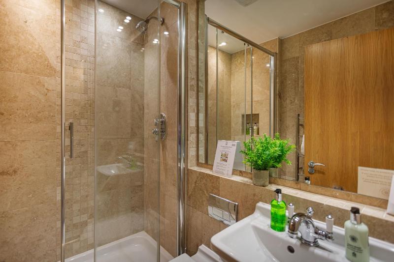 The White Horse Hotel Romsey Hampshire - The Coaching Inn Group - image 8