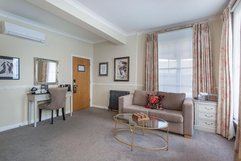 Deluxe Double Room image 4