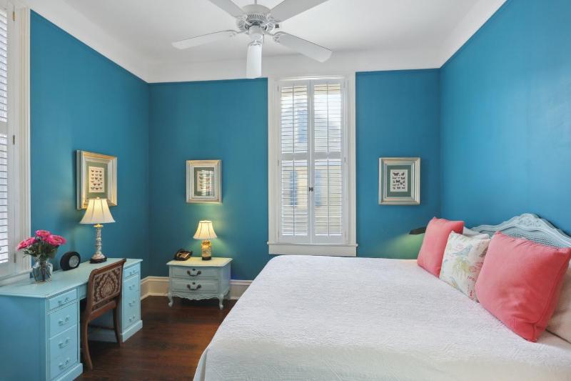 Superior King Room 1 image 1