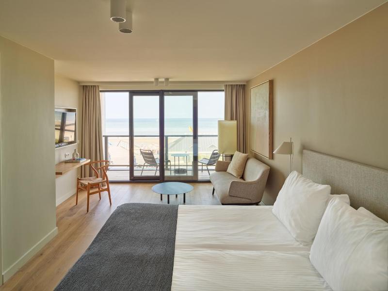 Cosy Seaview image 4