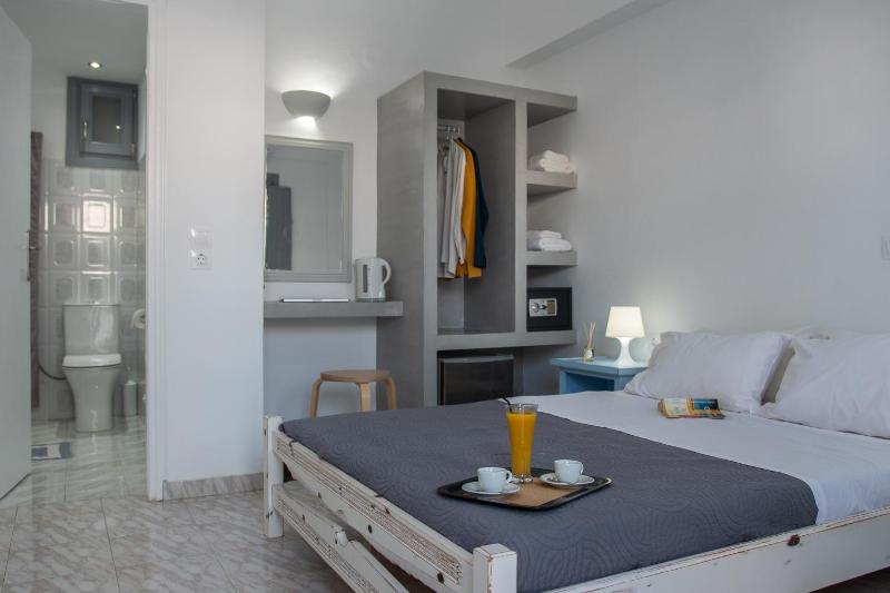 Budget Double Room image 4