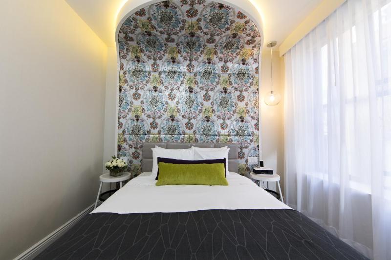 Double Room - Bronze image 3