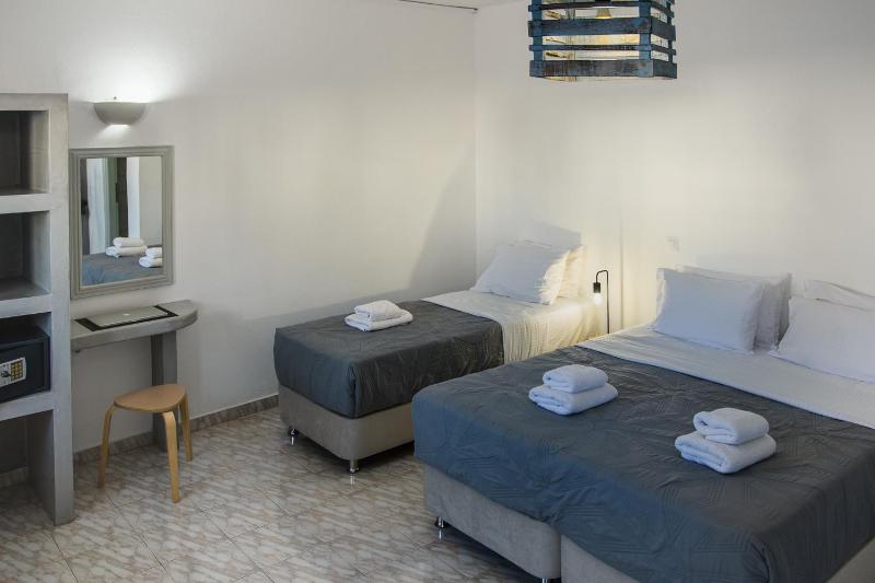 Studio (3 Adults) image 1