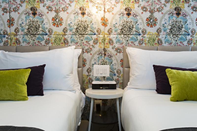 Double Room with Two Double Beds - Silver image 2