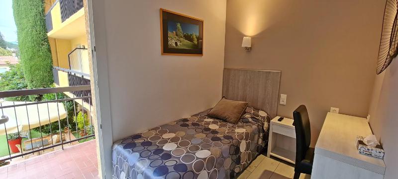 Classic Single Room with Balcony image 1