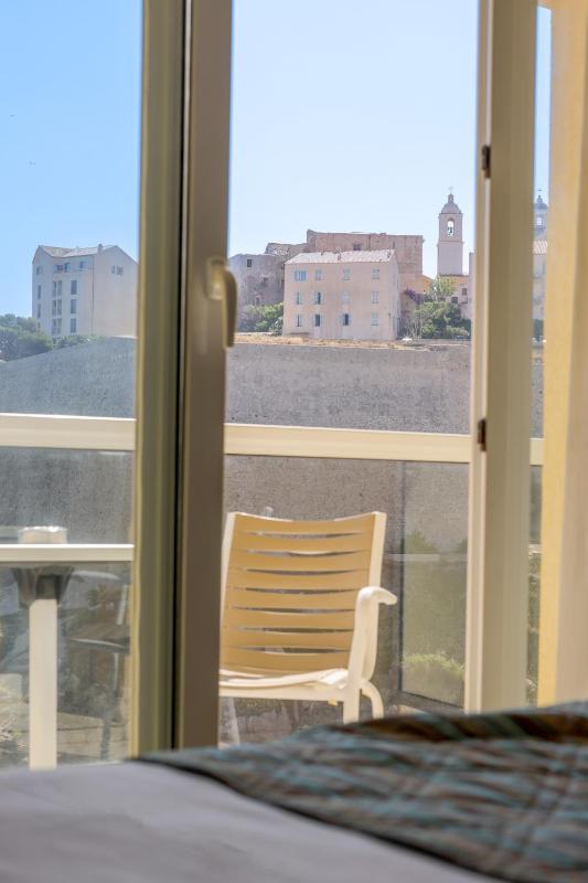 Standard Double Room with Sea View - Front Sea View image 3