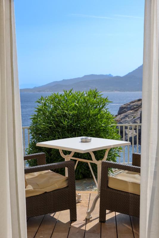 Superior Double Room with Sea View - Front Sea View image 4