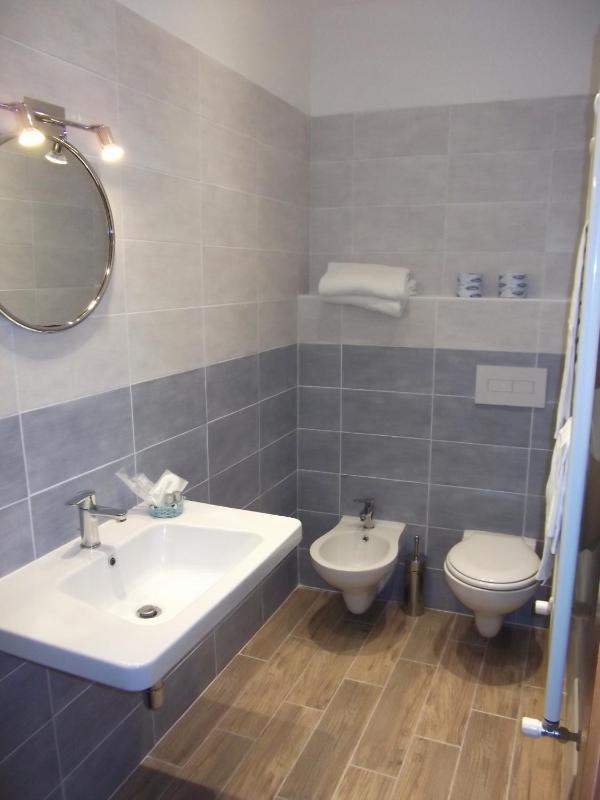 Economy Double or Twin Room image 2