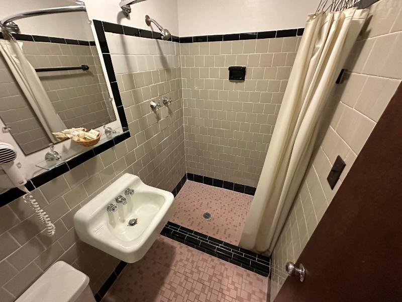 Deluxe Double Room image 2