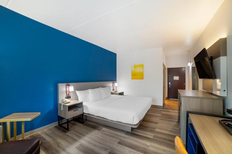 King Room - Non-Smoking image 4