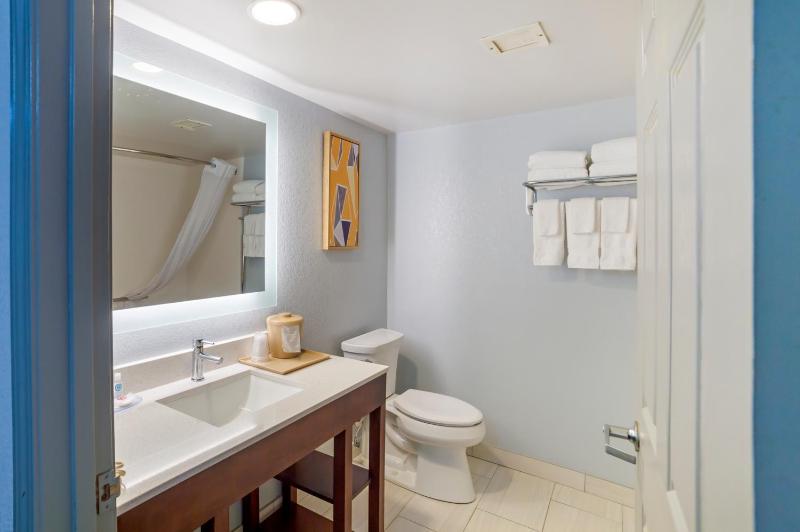 Double Room with Two Double Beds - Non-Smoking image 2