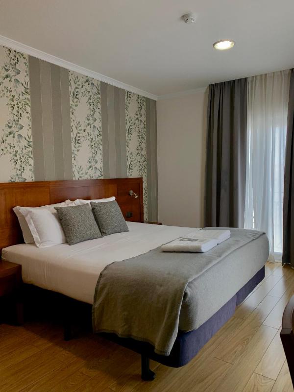 Superior King Room image 1
