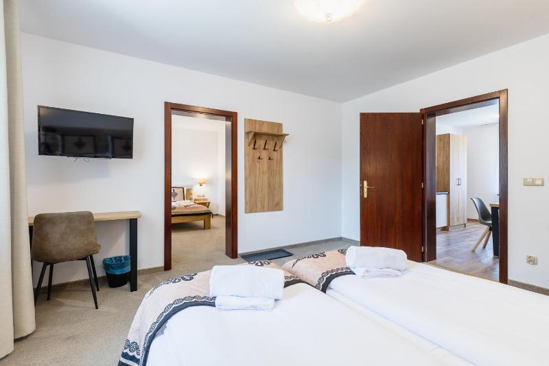 Studio Apartment image 4