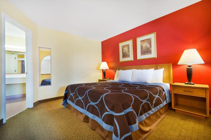 King Room - Non-Smoking image 1