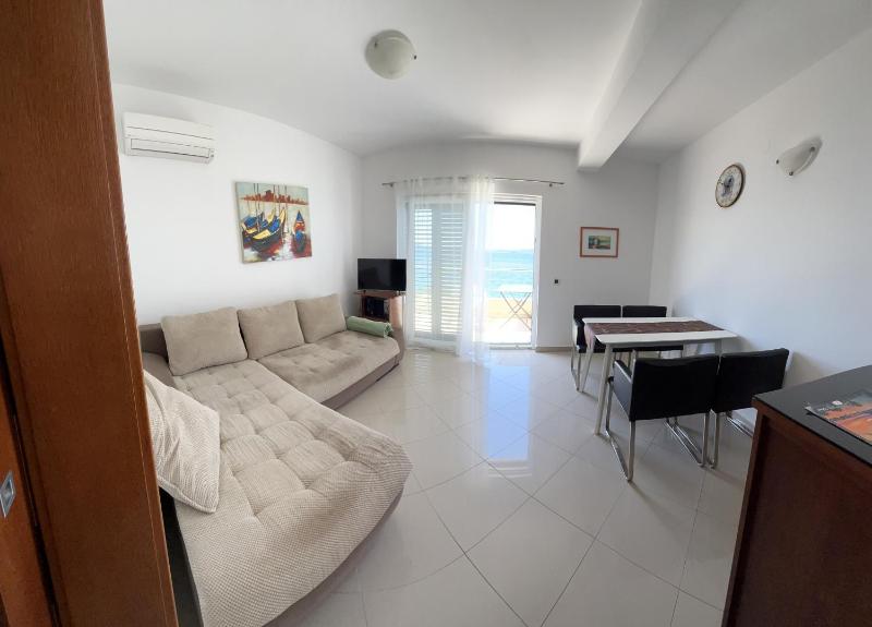 Apartments Pisačić - image 2
