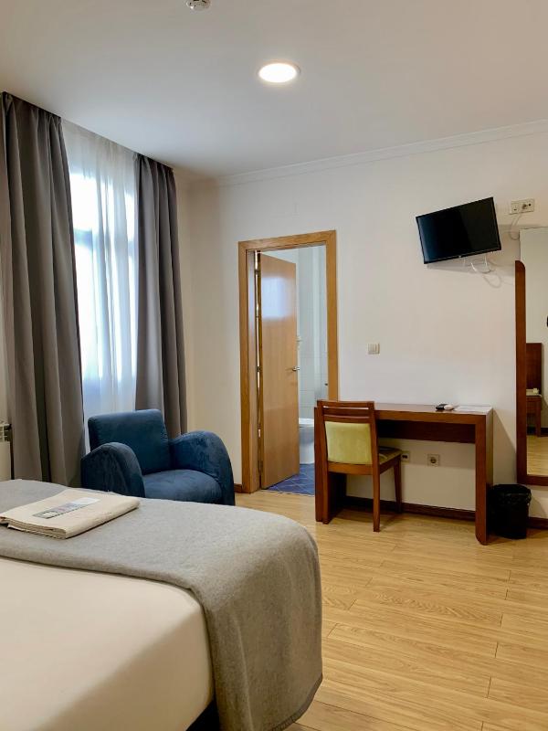 Superior Double Room image 3