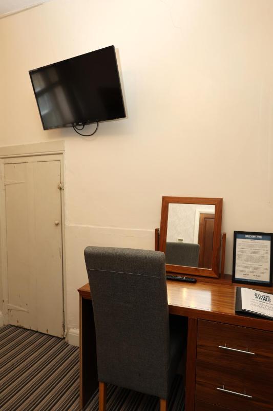 Deluxe Room image 2
