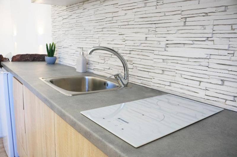 Standard Quadruple Room image 2