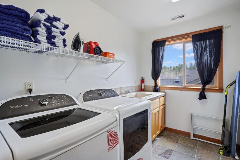 Four-Bedroom Holiday Home image 4