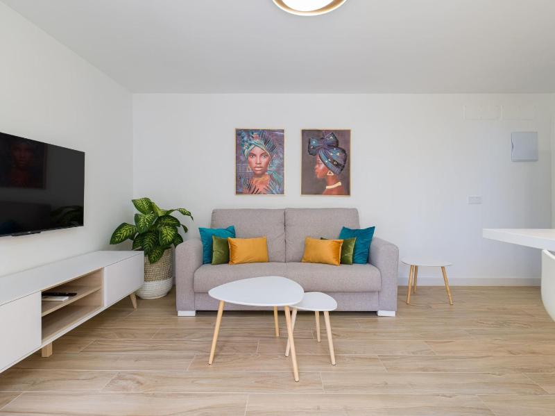 Olas Suites Playa del Ingles - image 7