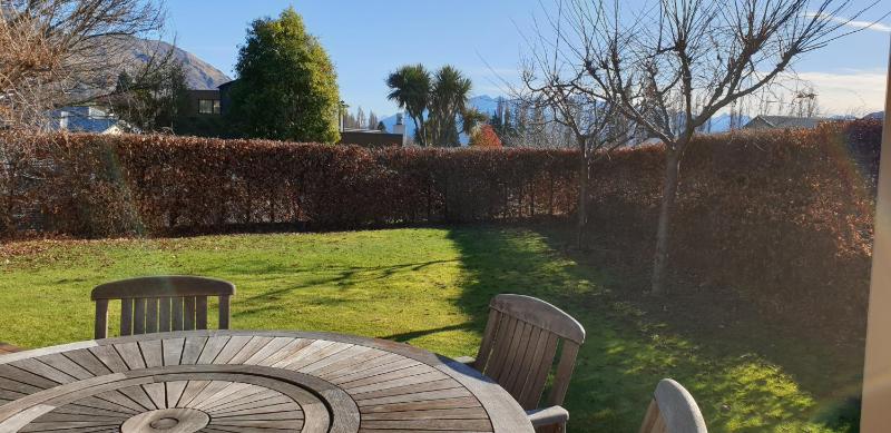 Meadowstone Villa | Cosy with Gas Fireplace & BBQ - image 21