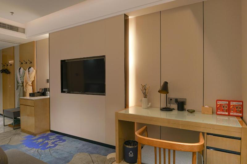 Paco Hotel Shenzhen Luohu Port - image 25