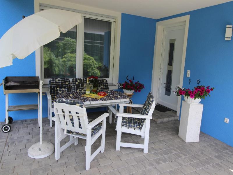 Comfort Two-Bedroom Apartment with Terrace image 1