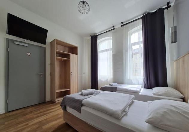 Double Room image 1