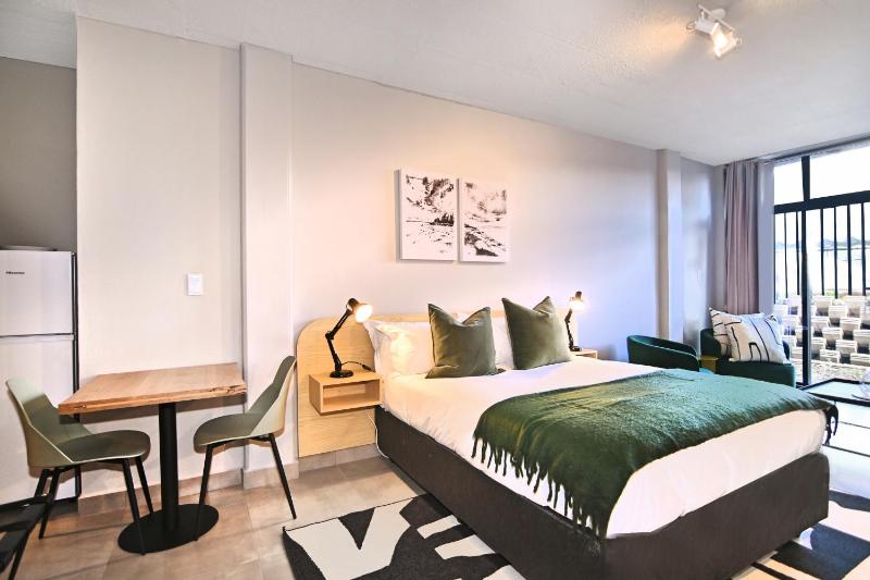 Circa Aparthotel by Totalstay - image 12