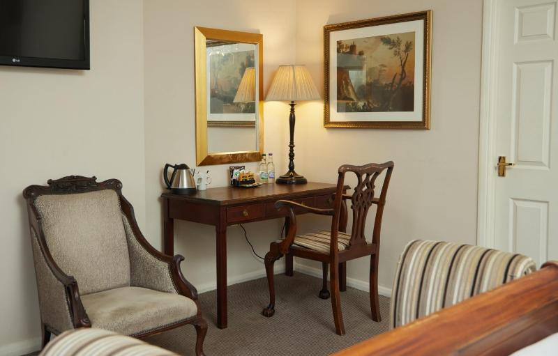 Superior Double Room image 3