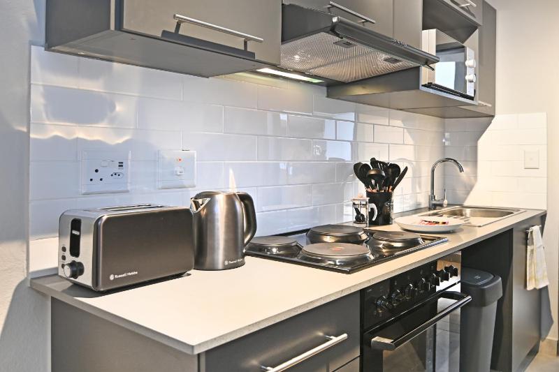 Circa Aparthotel by Totalstay - image 8