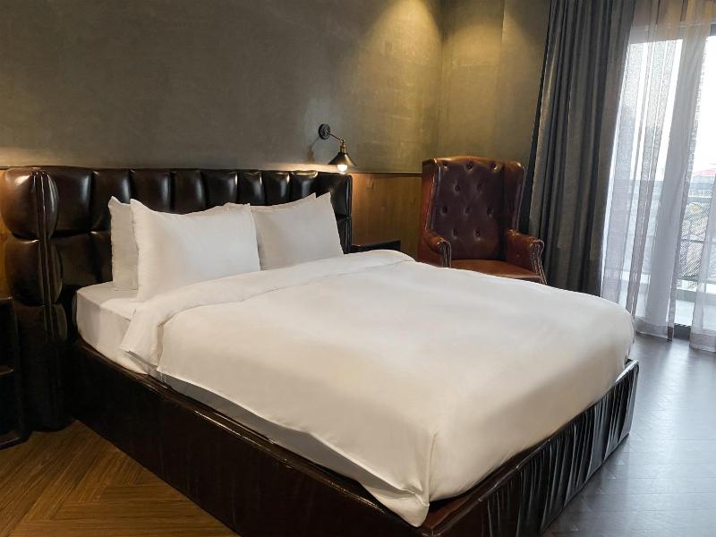 CHECK inn Phnom Penh BKK1 - image 11