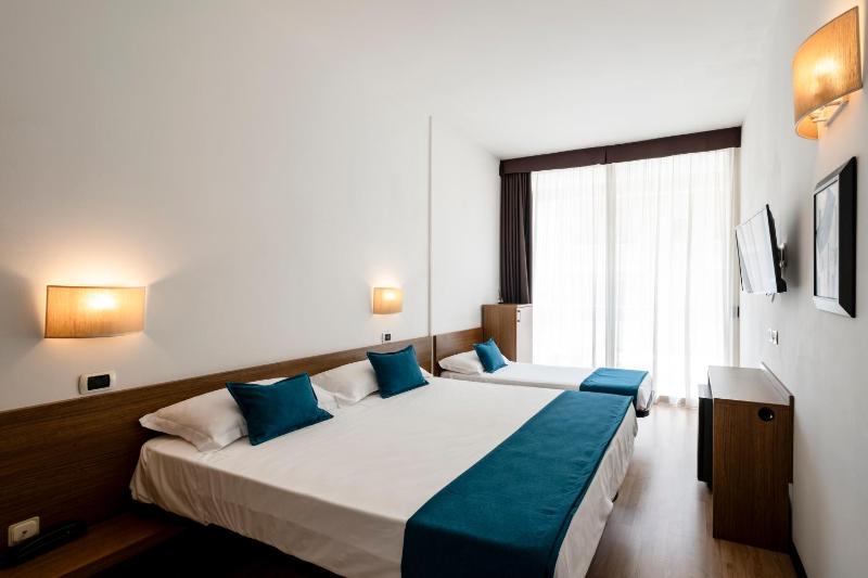 Triple Room image 3