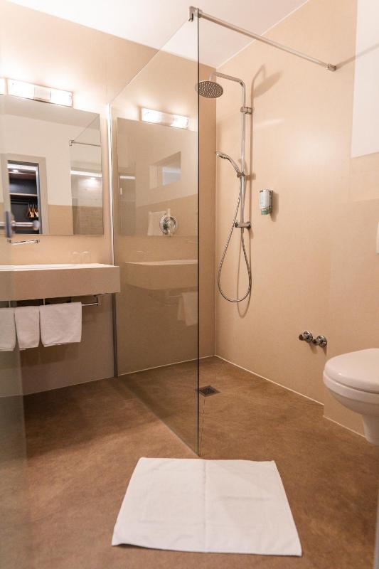 Triple Room image 2