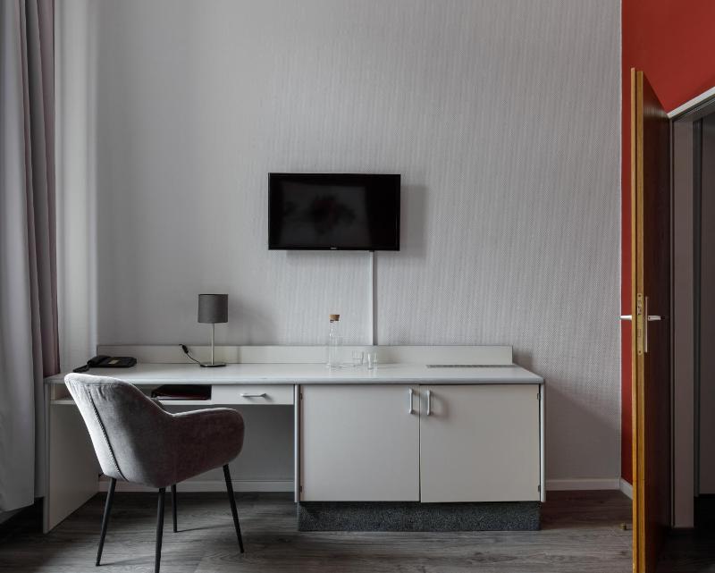 Standard Single Room image 4
