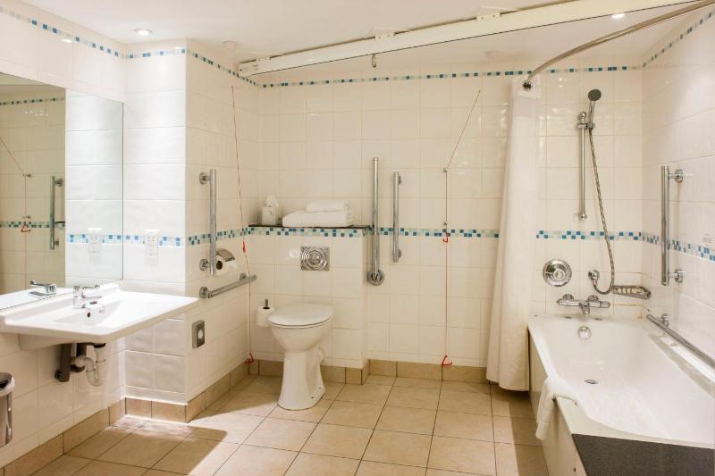 Standard Room with Two Single Beds image 3