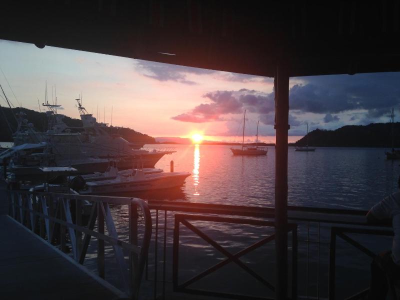 Fish Hook Marina Hotel - image 9