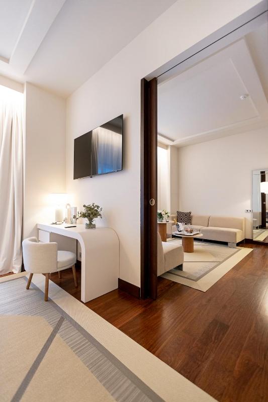 Junior Suite image 4