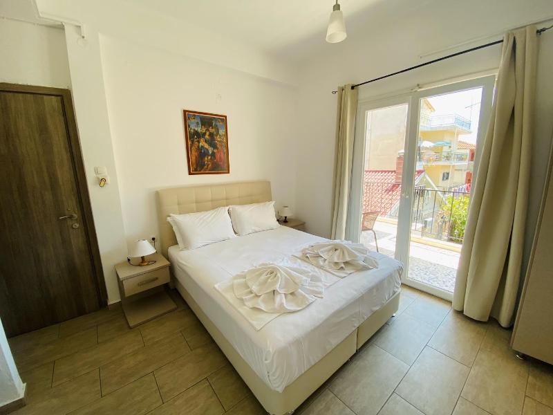 Twin Room with View image 1