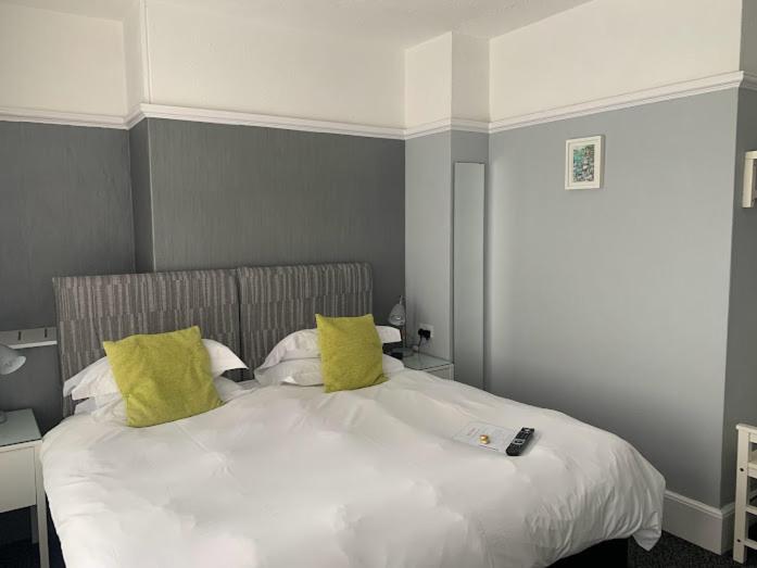 Superior Twin Room image 2